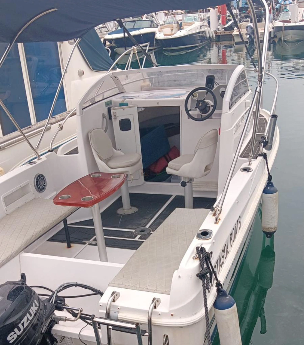 alquilar barco marbella puerto banus 2